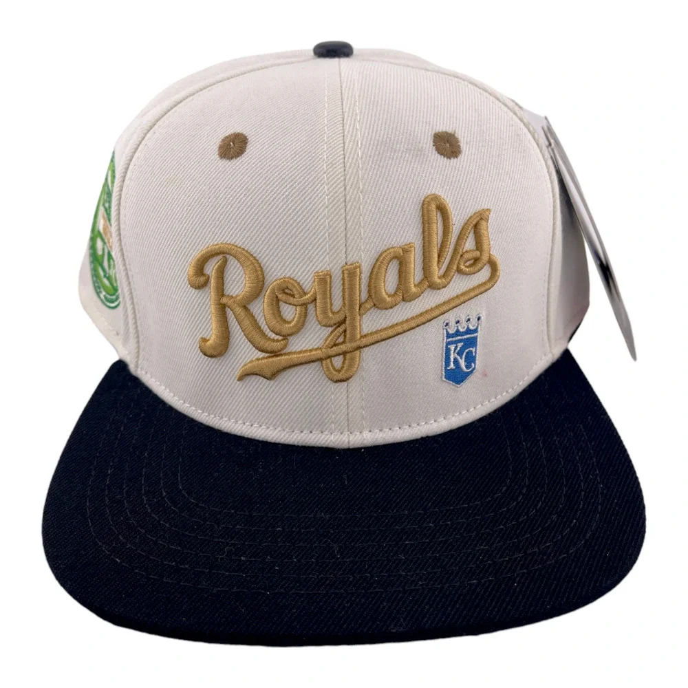 Pro Standard Kansas‎ City Royals MLB Script Logo Patch Ivory/Gold Snapback Hat